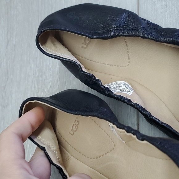 UGG "Like New" Women Leather Buckle ToeComfort Loafer Ballet shoes sz 7 - Picture 9 of 10